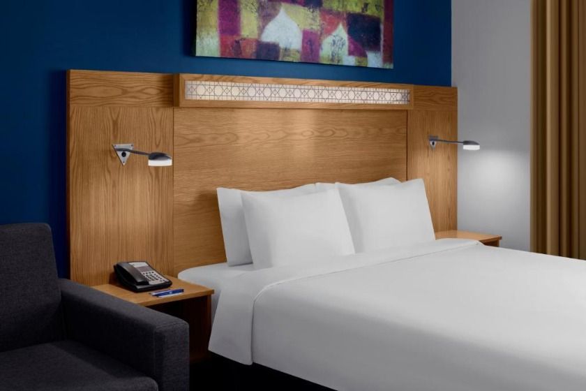 Holiday Inn Express Dubai Airport, an IHG Hotel Dubai - Deluxe Double Room