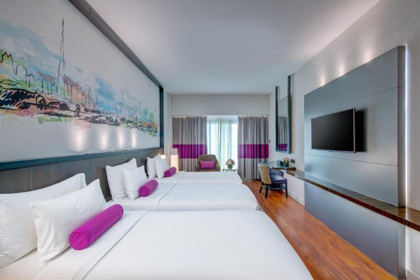 Howard Johnson Plaza by Wyndham Dubai Deira Dubai - Executive Family Room with 3 Twin Beds