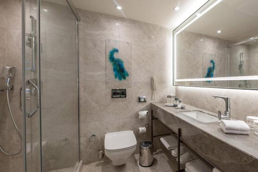 DoubleTree by Hilton Hotel Istanbul Sirkeci Istanbul - Deluxe Queen Room with Two Queen Beds