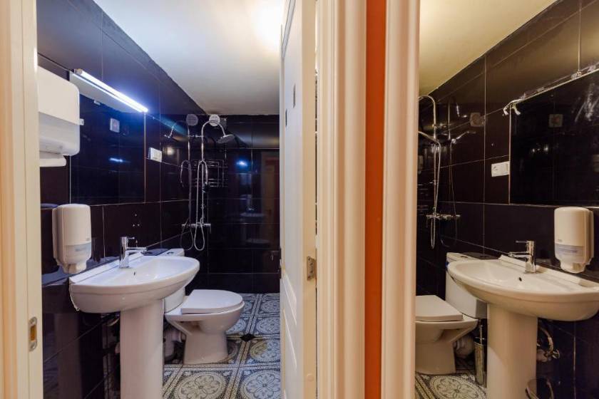 Batumi Surf Hostel - Single Bed in Dormitory Room