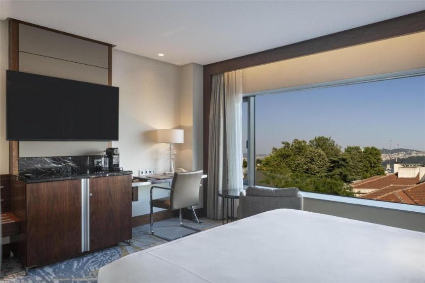 Conrad Istanbul Bosphorus Istanbul - Deluxe King Room With Partial Bosphorus View