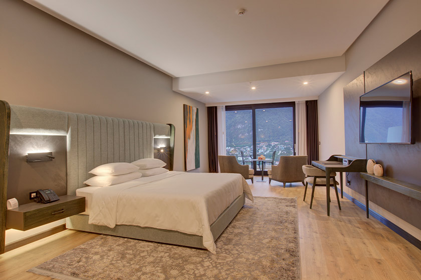 هتل آراز نوشهر - اتاق دبل دیلاکس جنگل