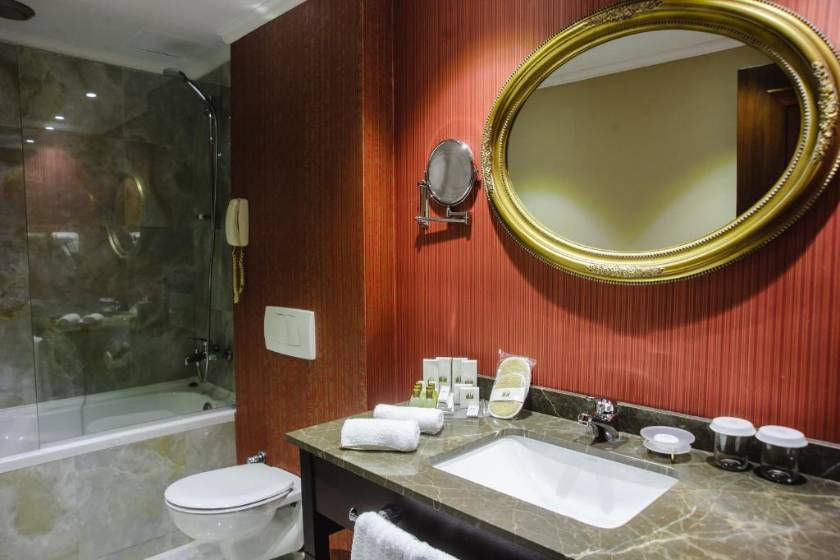 Hotel Intourist Palace Batumi - Superior Triple Room