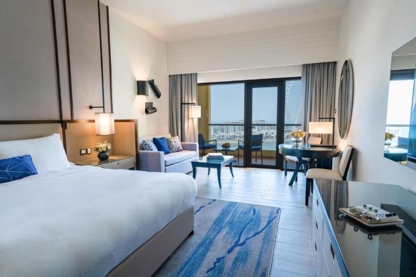 Amwaj Rotana Jumeirah Beach Dubai - Sea Front View Family Room with Balcony - King Bed