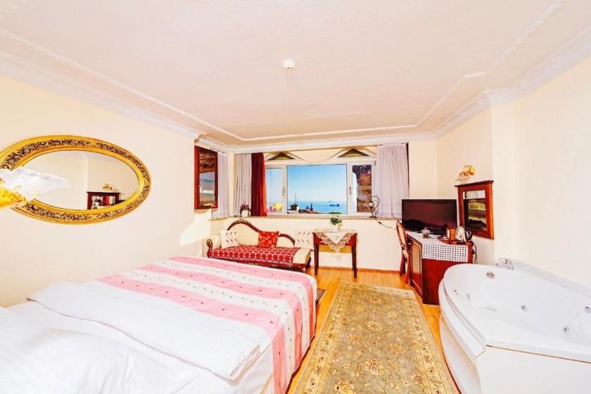 Ada Hotel Istanbul - Deluxe Double Room with Sea View