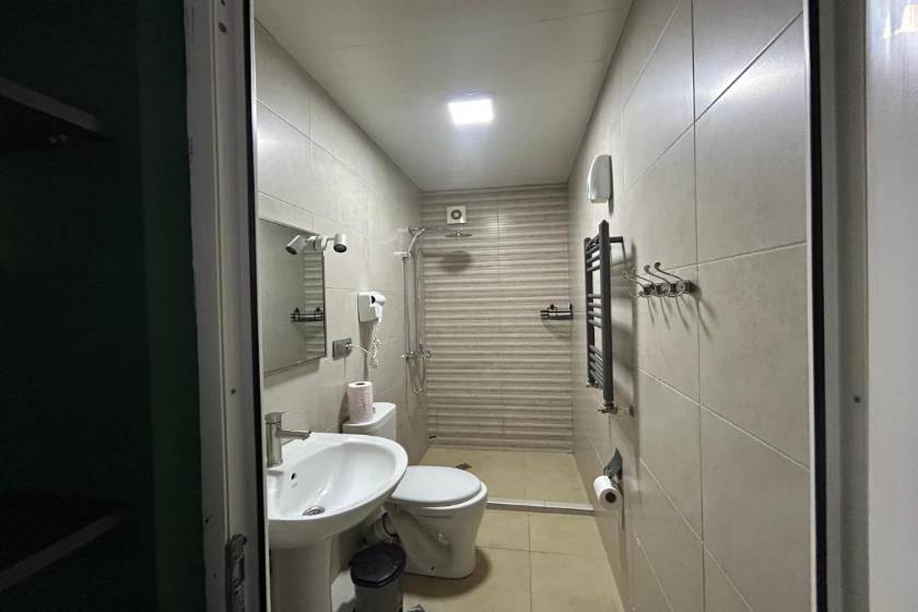 Porta Hostel - Single Bed in 5-Bed Male Dormitory Room