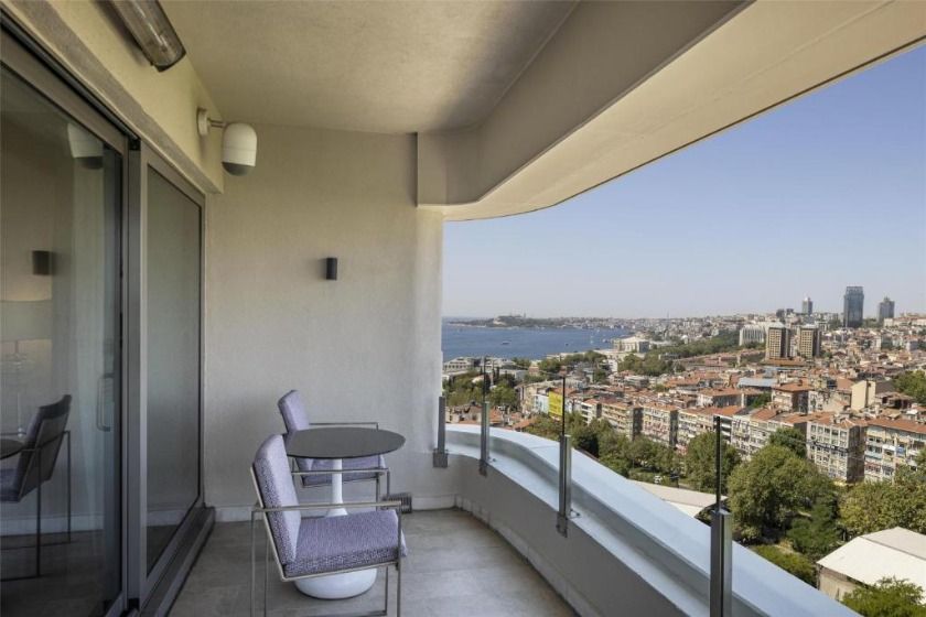 Conrad Istanbul Bosphorus Istanbul - Park Suite with Balcony - Lounge Access