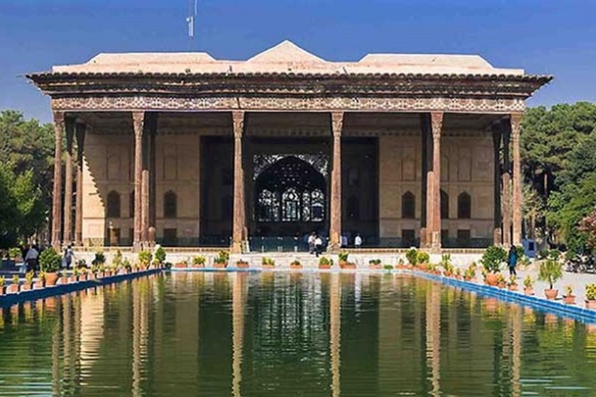 کاخ چهلستون