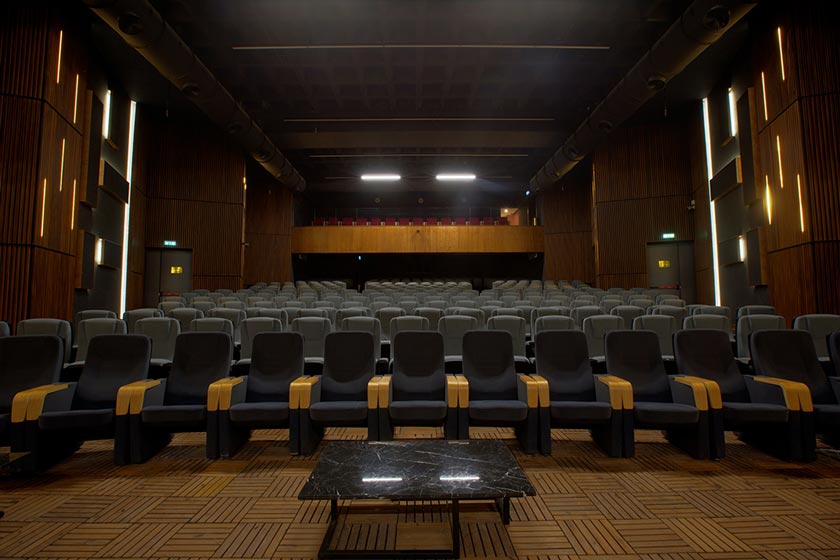 هتل آراز نوشهر - آمفی‌تئاتر