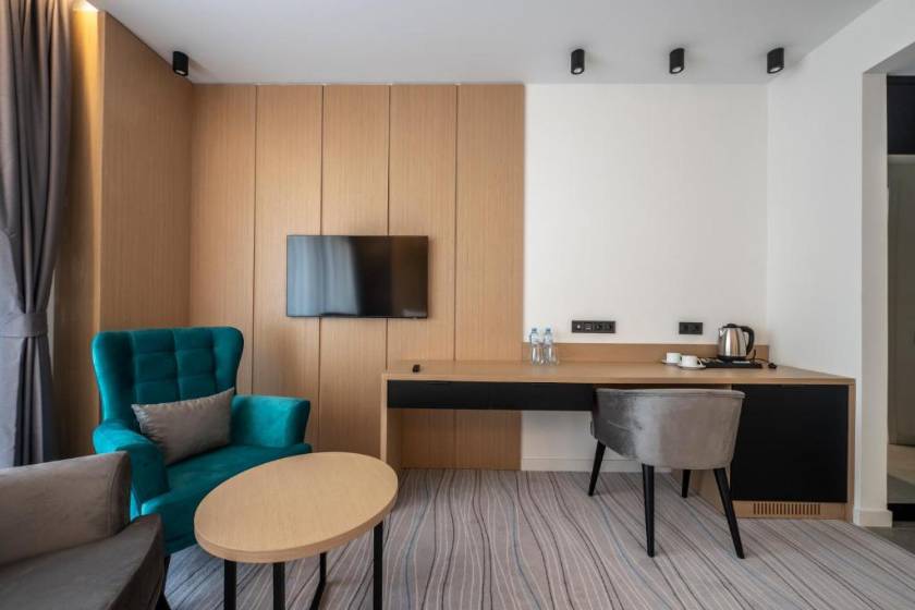 The Grandeur Hotel - Standard Twin Room with Sea View