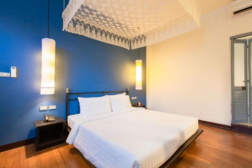 The Memory at On On Hotel phuket - room