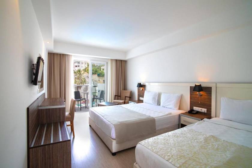 Club Shark Hotel - Standard Triple Room