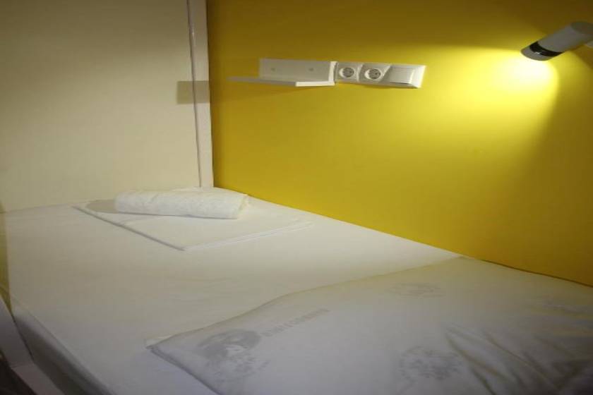 Hostel Jeal - 8-Bed Mixed Dormitory Room