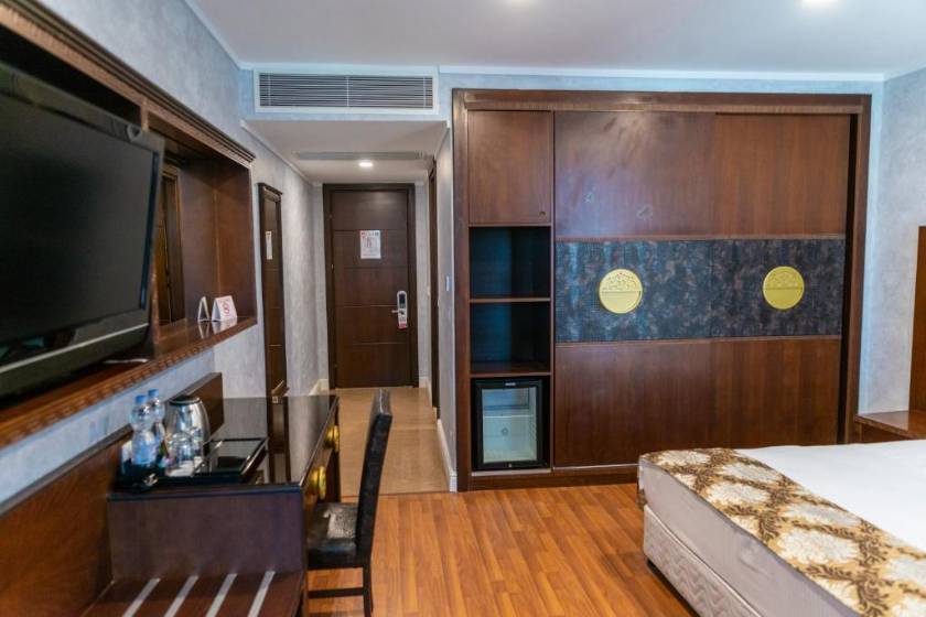 Era Palace Batumi - Superior King Room