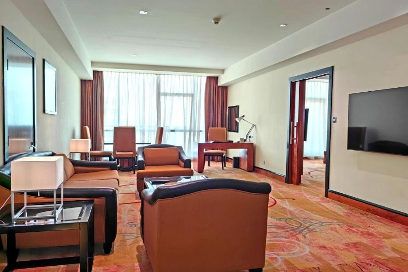Millennium Airport Hotel Dubai - Executive Deluxe Suite