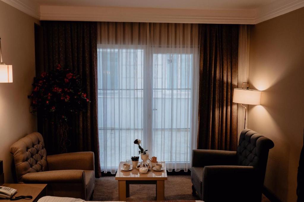 Reform Otel Van - Deluxe Triple Room