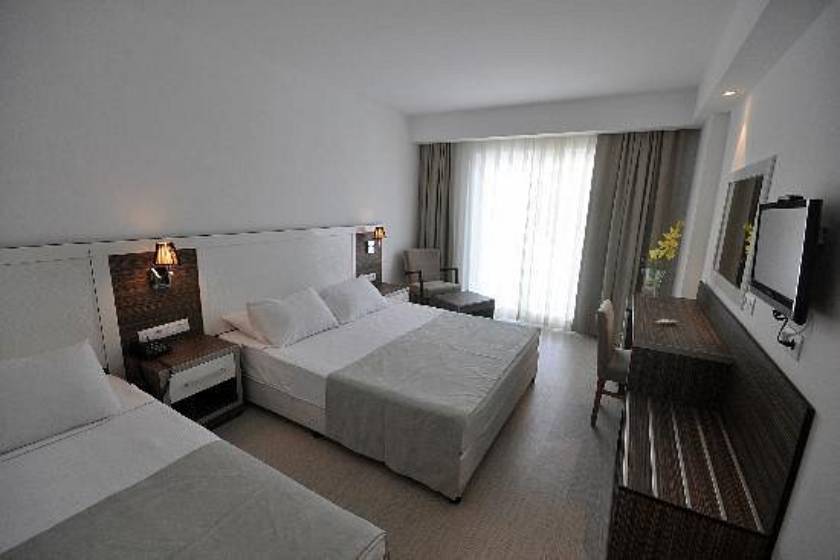 Club Shark Hotel - Standard Triple Room