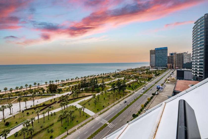 The Grandeur Hotel - Deluxe Double Room with Balcony and Sea View