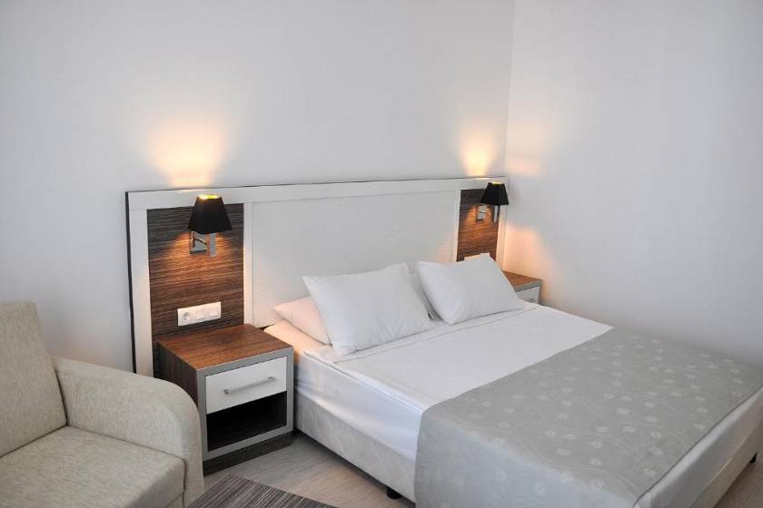 Club Shark Hotel - Economy Single Room