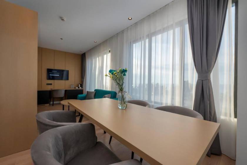 The Grandeur Hotel - Junior Suite with Sea View