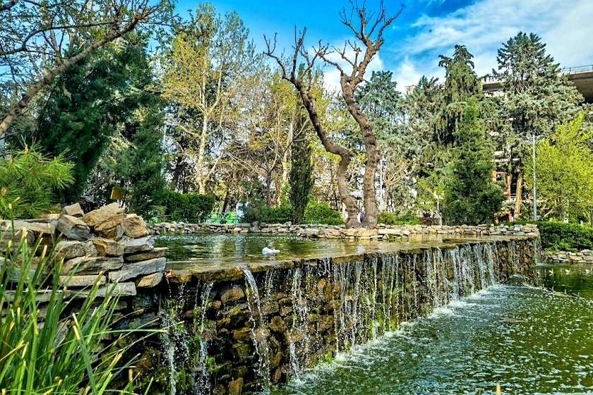 پارک طالقانی. منبع عکس: وبسایت گوگل مپ. عکاس:Dennis