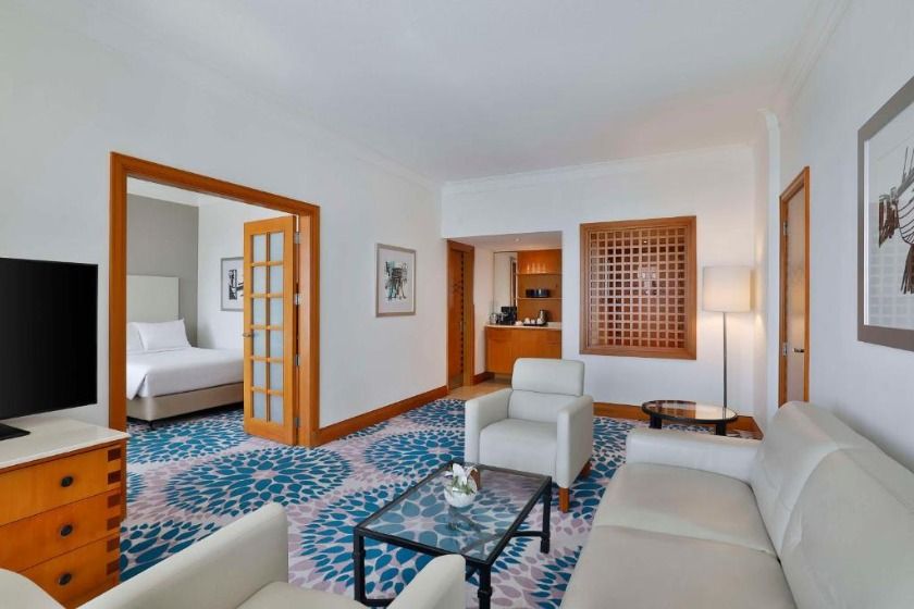 Hilton Dubai Jumeirah Dubai - Corner King Suite with Sea View and Balcony
