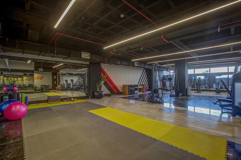 هتل آراز نوشهر - باشگاه ورزشی بانوان