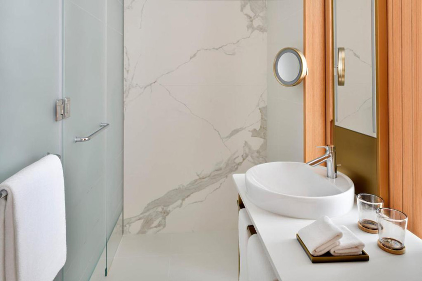 Vida Creek Harbour Dubai - Partial Marina View Deluxe Room Twin