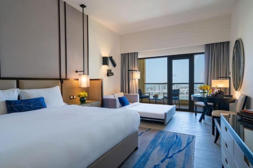 Amwaj Rotana Jumeirah Beach Dubai - Sea Front View Family Room with Balcony - King Bed