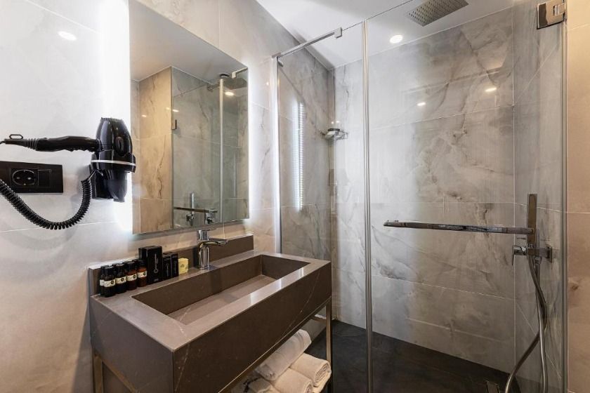 Pera Bosphorus Hotel istanbul - room