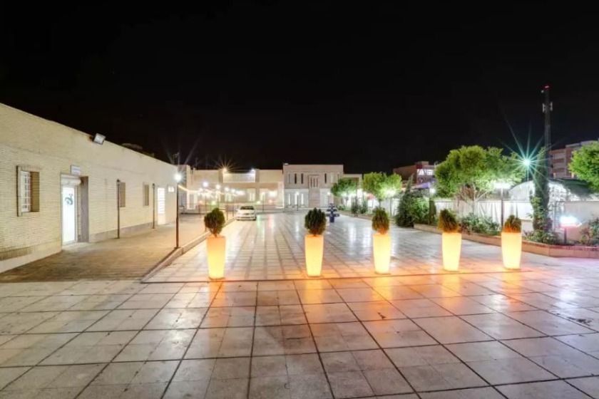 هتل جهانگردی شعبه 2 کرمان - محوطه