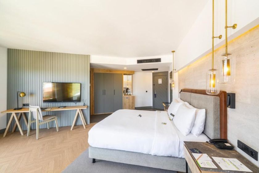 DoubleTree By Hilton Antalya-Kemer - Deluxe King Room with Sea View