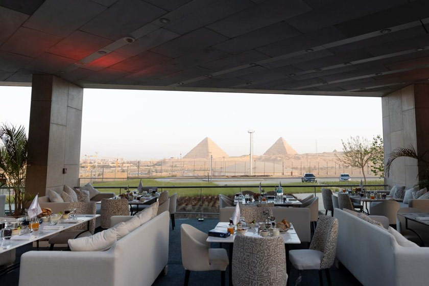 . رستوران‌ها، کافه‌ها و رستوران‌ها (Dining) 