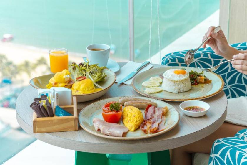 Holiday Inn Pattaya by IHG - breakfast