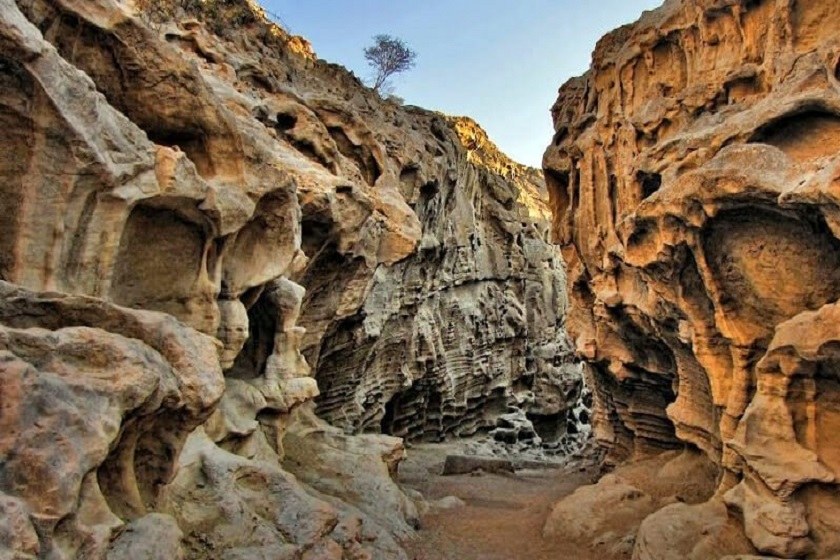 ساختار دره چاهکوه قشم