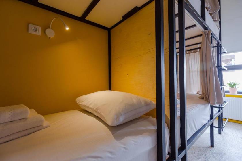 Back2ME - Bed in 8-Bed Mixed Dormitory Room
