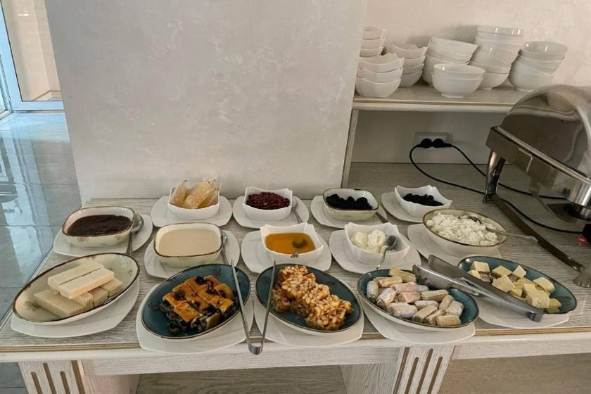 Reikartz Amirun Tashkent - breakfast