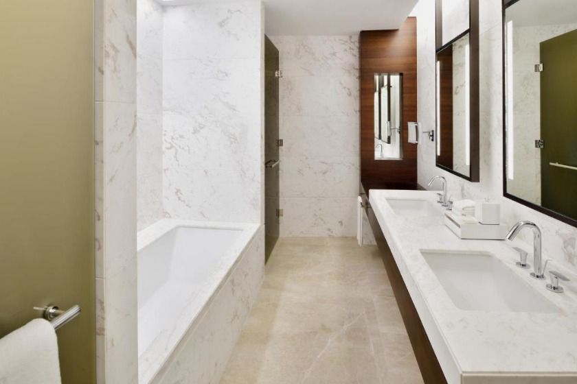 Address Sky View Dubai - Club Room Burj View 