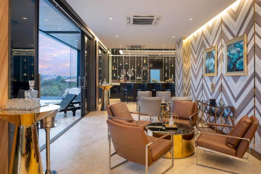 The Gems Mining Pool Villas Pattaya -  cafe