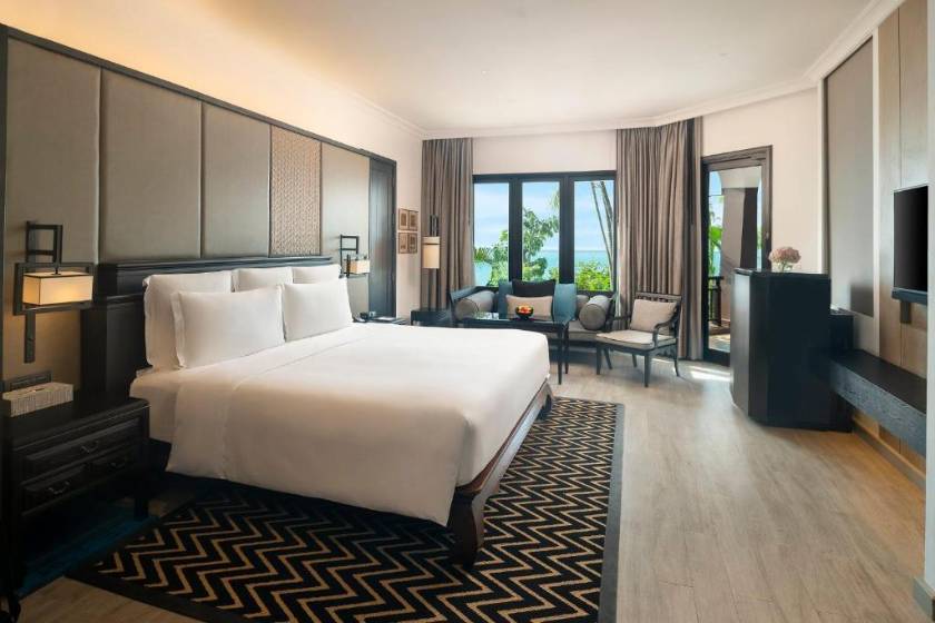 InterContinental Pattaya Resort by IHG - Junior King Suite with Ocean View - Club Lounge Access