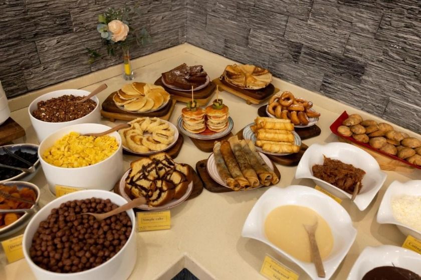 Grand Hotel Baku Central Park baku - breakfast