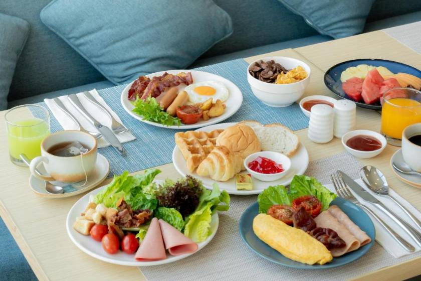 Somerset Pattaya -  food and drink