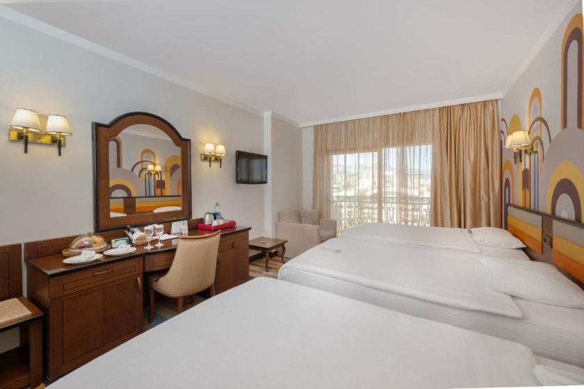 Megasaray Westbeach Antalya - Deluxe Standart Triple City View