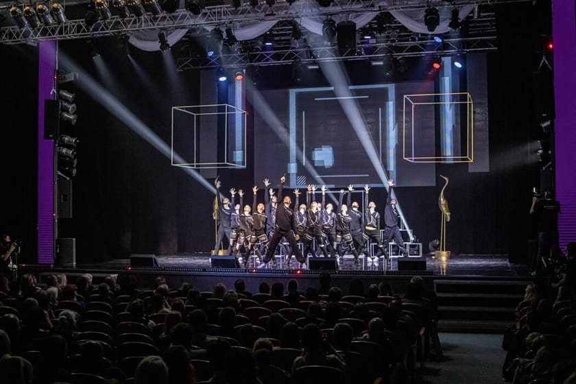 جشنواره فیلم و تئاتر امور پاییز