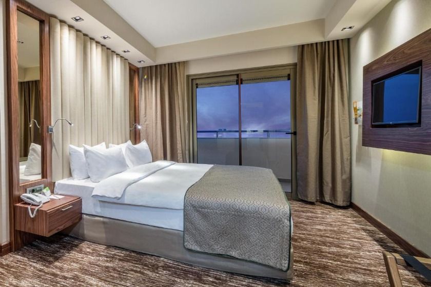 Holiday Inn Antalya - Lara By IHG Antalya - Standard Queen Room with View - Top Floor