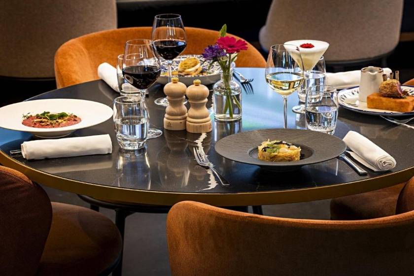 Pestana Amsterdam Riverside - food and drink