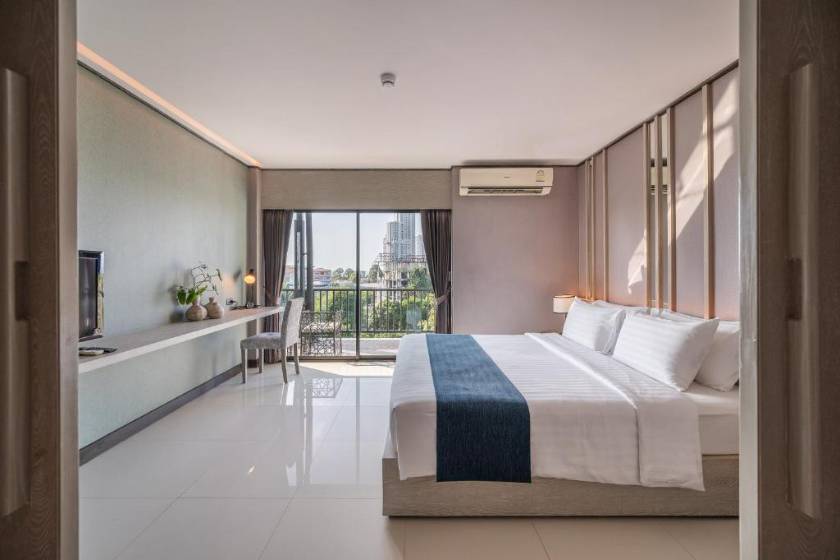 Manhattan Pattaya Hotel - SHA Extra Plus - Family Two-Bedroom Suite