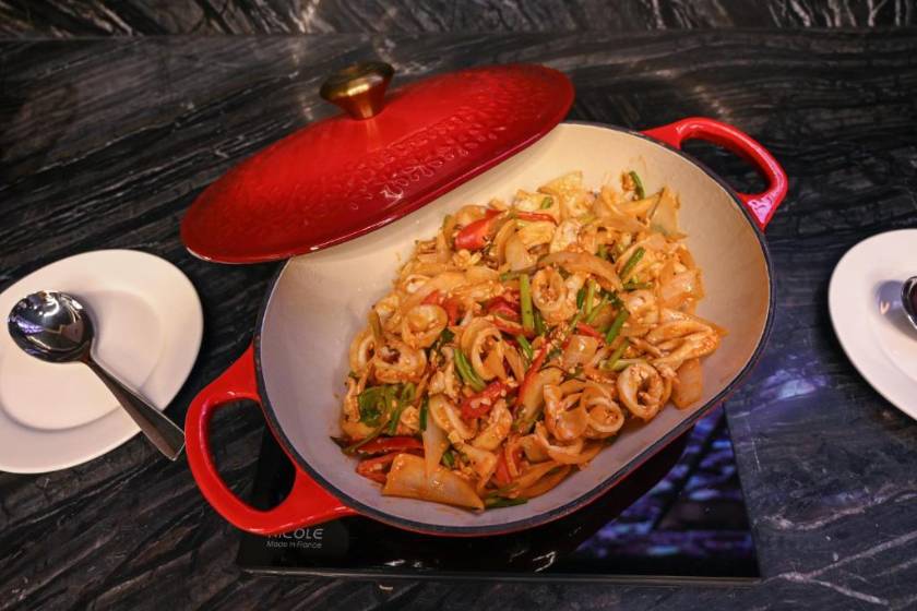 Amethyst Hotel Pattaya - food and drink