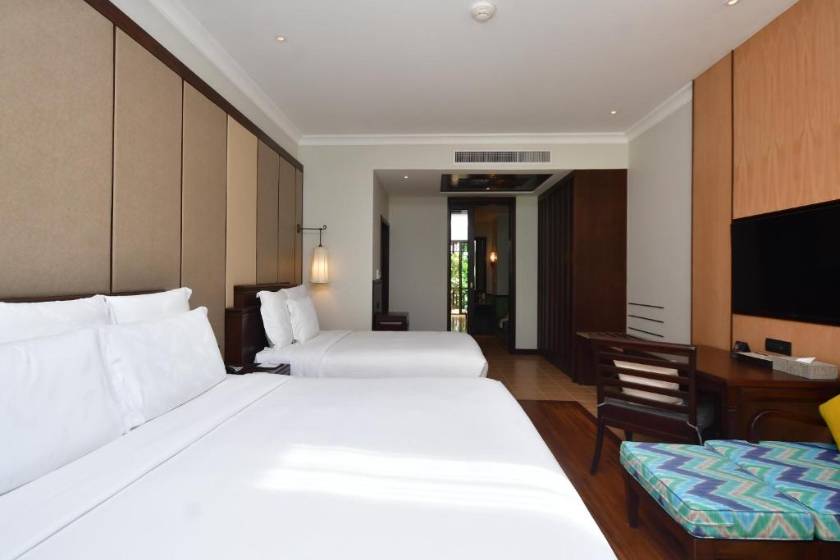 InterContinental Pattaya Resort by IHG - Queen Junior Suite with Ocean View - Club Lounge Access