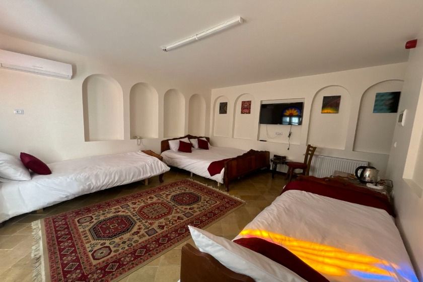 بوتیک هتل شاهان اصفهان - اتاق چهار تخته استاندارد